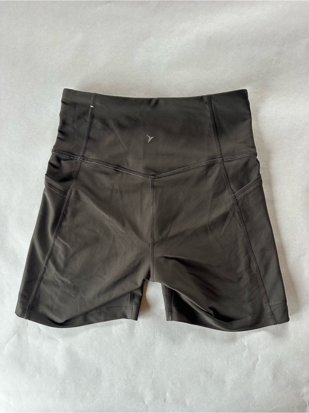 Old Navy 6” Mid Waist Women's Bike Shorts - Black and Olive Set - Picture 3 of 16